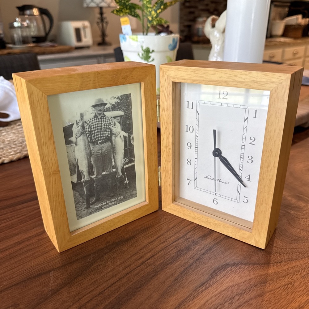 Eddie Bauer Wood Folding Desk Clock and 4x6 Photo‎ Frame Spline Joinery Natural